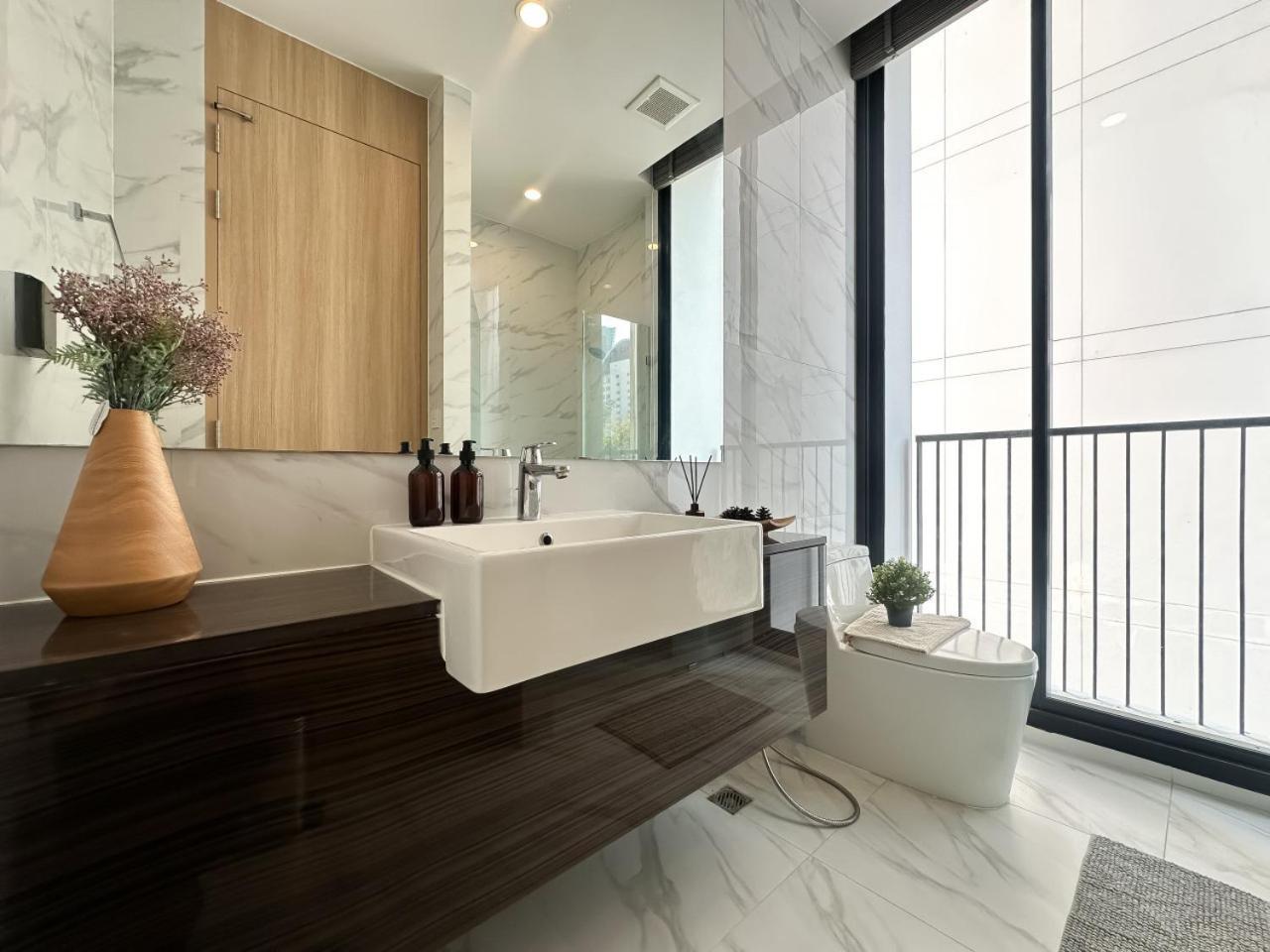 Luxurious Downtown 1br - Ultra Fast Wifi - Bts Asoke Bangkok