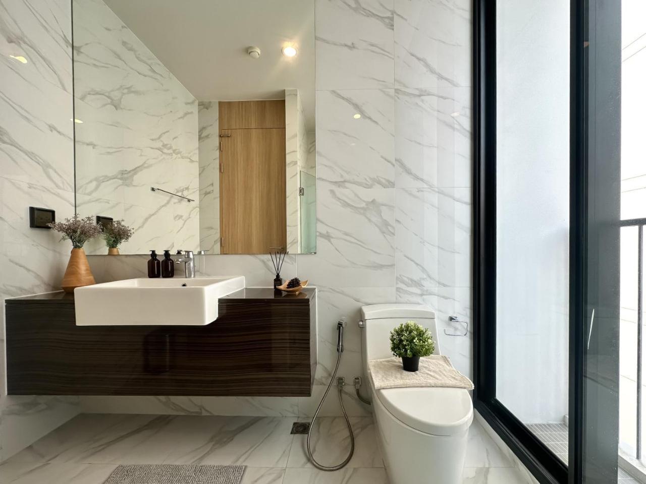 Luxurious Downtown 1br - Ultra Fast Wifi - Bts Asoke Pangsapuri Bangkok